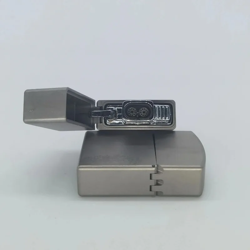 Lighter Insert Zippo - Winddichtes Feuerzeug mit Titangehäuse, Messing-Ölkraftstoffeinsatz und